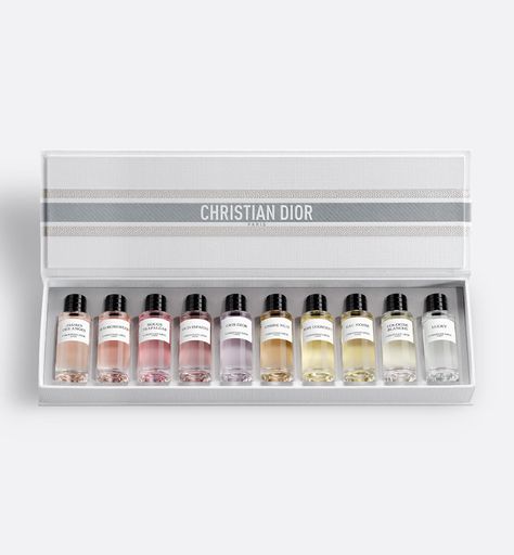 Discover in this set 10 iconic fragrance miniatures from La Collection Privée Christian Dior, including Gris Dior, Jasmin des Anges and Bois d'Argent. Dior Gift Set, Gris Dior, Perfume Dior, Koleksi Parfum, Dior Parfum, Dior Fragrance, Dior Collection, Dior Perfume, Perfume Set