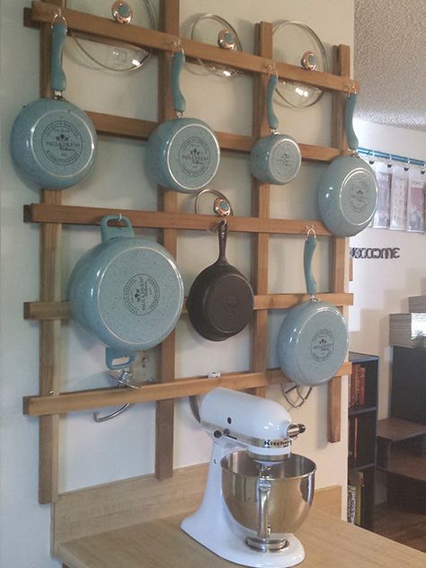 DIY Ideas Wall Mounted Pan Rack, Wall Pot Racks Ideas, Wall Pot Hanger Kitchen, Wall Pan Rack, Pot Rack Wall Mounted, Wall Mounted Pot Rack Ideas, Wall Mount Pot Rack, Pot Rack Hanging Wall, Hanging Pots And Pans On Wall