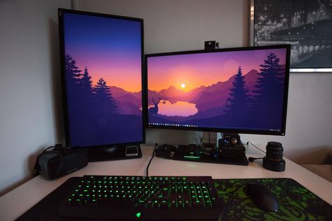 My Dual 32" 4K monitor setup Gaming Room Setup Wallpaper, Dual Screen Desk Setup, Best Dual Monitor Setup, Monitor Wallpaper, Dual Screen Wallpaper, Dual Monitor Wallpaper, 4k Gaming Wallpaper, Dual Monitor Setup, Nice Background