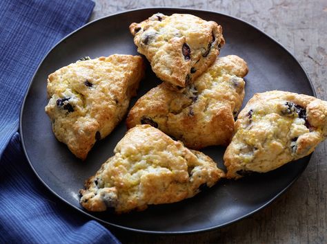 Get this all-star, easy-to-follow Blueberry Scones with Lemon Glaze recipe from Tyler Florence Lemon Glaze Recipe, Blueberry Lemon Scones, Tyler Florence, Scones Ingredients, Blueberry Scones, Under Your Spell, Lemon Glaze, Ideas Food, Best Breakfast Recipes