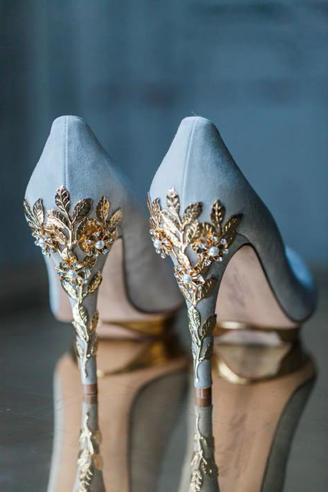 Light blue Wedding Shoes with gold details | Luxury bridal heels | Bridal accessories - Amanda Karen Photography Light Blue Wedding Shoes, Royal Vibes, Romance Wedding, Light Blue Wedding, Blue Wedding Shoes, Photography Jobs, Time Photography, Cinderella Wedding, Wedding Shoes Bride