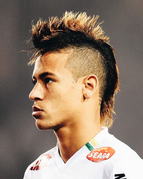 50 Best Short Haircuts: Men’s Short Hairstyles Guide With Photos (2020) Neymar Haircut, Hairstyle Neymar, Football Hairstyles, Neymar Jr Hairstyle, Mohawk Hairstyle, Communion Hairstyles, Mohawk Haircut, Hair Cuts 2017, Mohawk Hairstyles Men