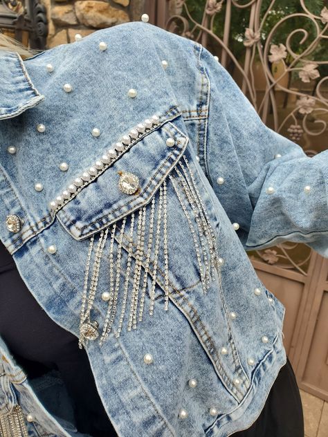 Jean Jacket Decorating Party, Bling Denim Jacket Diy, Denim And Diamonds Outfit, Bling Jean Jacket, Bling Denim Jacket, Rhinestone Jean Jacket, Pearl Jean Jacket, Concert Jacket, Denim Crop Jacket