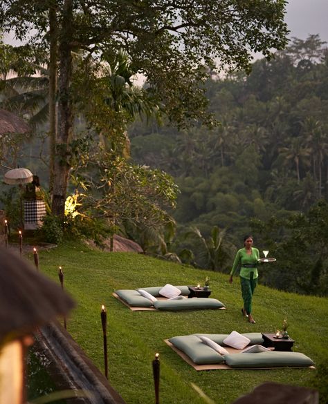 Set on an emerald bank overlooking the Ayung River Valley Gorge, outdoor dining spots at Amandari take in views of a lush tropical landscape. Dishes are created using freshly picked produce from the property’s organic gardens along with ingredients sourced from local farms and a daily catch from the Indian Ocean. https://www.aman.com/resorts/amandari Tropical Resort Landscape Design, River Bank Landscaping, Amandari Bali, Resort Landscape Design, Tropical Resort Design, Landscape Resort, Aman Resort, Resort Landscape, Resort Garden