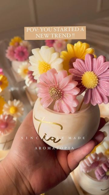 Candle Bouquet, Velas Candles, Candle Studio, Handmade Candle, Contemporary Kitchen Design, Candle Business, Candles Holders, Designer Candles, Dry Clay