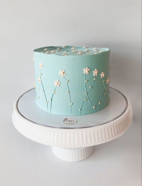 Teal Cake, Wave Cake, Flower Cake Decorations, Waterfall Wallpaper, Buttercream Cake Decorating, Green Cake, Simple Cake Designs, Creative Cupcakes, Instagram Fitness