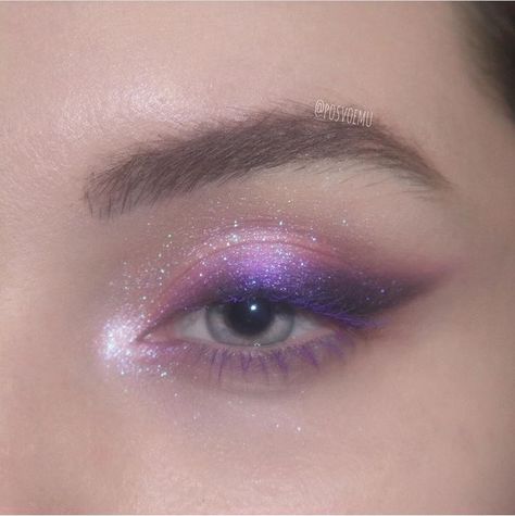 Purple Siren Eyes, Pastel Makeup Looks, Shimmery Eye Makeup, Fairy Eye Makeup, Thread Ceremony, Shine Makeup, Shimmery Makeup, Guts Tour, Purple Makeup