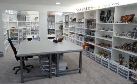 Lego City Display, Lego Studio, Lego Displays, Lego Room Ideas, Lego Display Ideas, Lego Storage Organization, Lego Storage Ideas, Lego Room Decor, Lego Bedroom