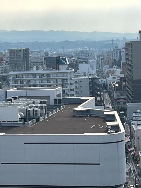 Japan Rooftop Aesthetic, Rooftop City, Studying Art, Roof Cap, Rooftop View, Japan Games, Love Symbol, Spooky Stories, Tokyo City