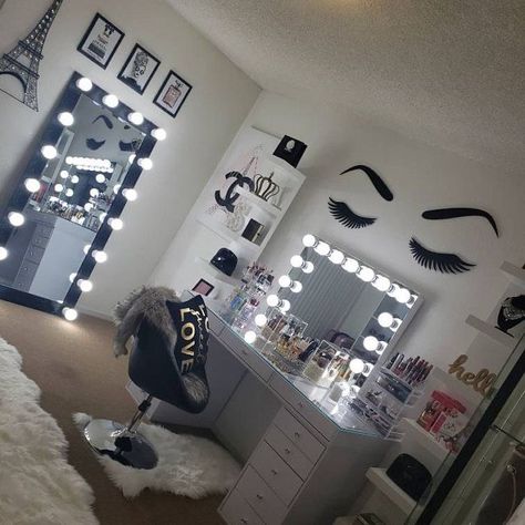 Beauty Room Vanity, Hollywood Makeup, Impressions Vanity, Makeup Room Decor, Beauty Room Decor, Bedroom Decor For Teen Girls, Glam Room, Girl Bedroom Designs, Teen Bedroom Decor