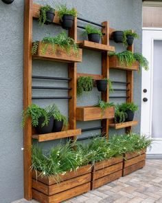 Wall Planters Outdoor, Design Per Patio, Modern Patio Design, Vertical Wall Planters, نباتات منزلية, Budget Patio, Vertical Gardens, Walled Garden, Patio Decorating Ideas