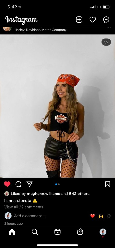 College Party Halloween Costume Ideas, Easy Rave Halloween Costumes, Leather Shorts Halloween Costume, Biker Rave Outfit, Bikers Couple Costume, Creative Halloween Costumes For College, Harley Davison Halloween Costume College, Diy Biker Costume Women, Biker Couple Halloween Costume