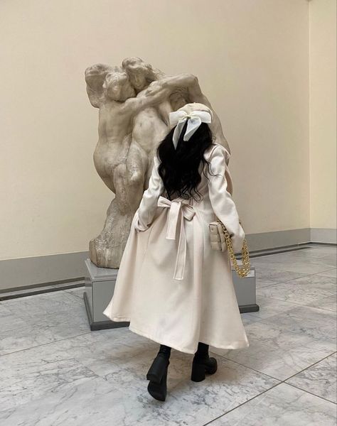 Long Beige Coat Outfit, Disney Characters Female, Beige Coat Outfit, Culture Sculpture, Long Beige Coat, Museum Outfit, History Photography, Beige Coat, Cute Love Pictures