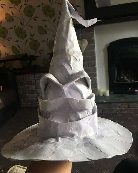 The start of the sorting hat! I feel like I’ve been waiting my whole life for an excuse to make this 🤣 #harrypotter #harrypotterparty… Sorting Hat Pinata, Paper Mache Sorting Hat, Halloween Hat Ideas, Diy Sorting Hat, Harry Potter Kostüm, Harry Potter Hat, Harry Potter Bag, The Sorting Hat, Cumpleaños Harry Potter