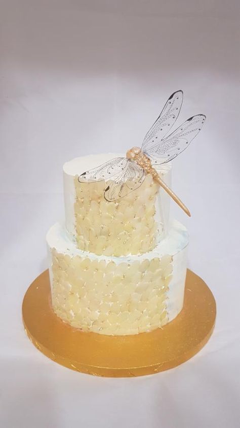 Unique Food Ideas, Dragonfly Cake, Gelatin Recipes, Cupcake Pictures, Buttercream Fondant, Elephant Cakes, Dragonfly Wall Art, Mini Tortillas, Dragonfly Wings