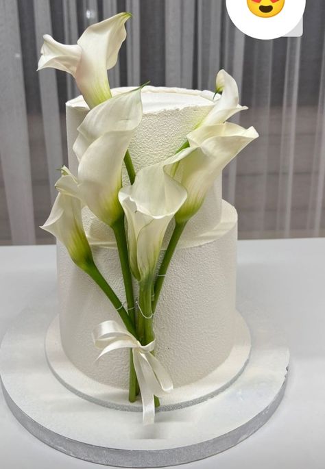 Calla Lily Wedding Cake, Calla Lily Cake, Lily Cake, Black And White Wedding Theme, White Wedding Theme, Bakery Logo, Caking It Up, Bakery Logo Design, Cake Pictures