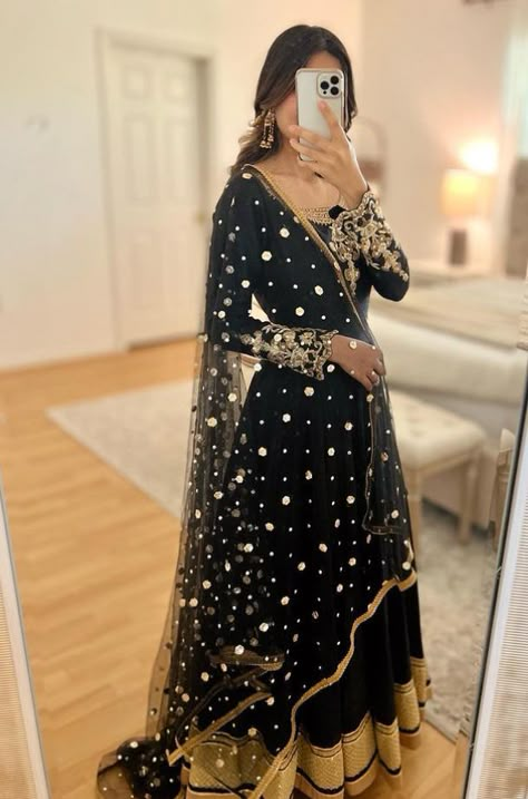 Black Maxi Pakistani, Black Desi Dress, Black Desi Outfit, Black Suit Indian, Pakistani Wedding Guest Dresses, Qawali Night Outfits, Modest Saree, Black Indian Dress, Qawali Night