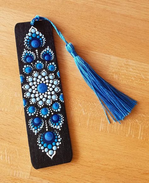 Dot Painting Bookmark Ideas, Dot Mandala Bookmark Easy, Bookmark Dot Painting, Mandala Dot Art Bookmarks, Dot Art Bookmark, Dot Painting Bookmark, Dot Painted Bookmarks, Mandala Dot Painting Canvas, Rock Soup