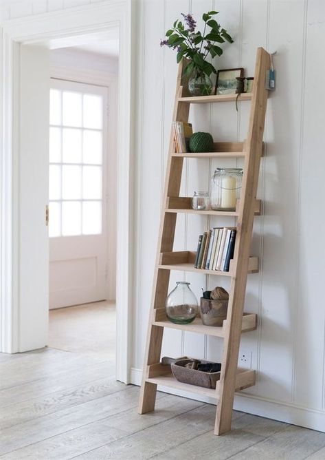 Check out this tutorial on how to make your own diy ladder bookshelf with easy to follow steps! Diy Ladder Bookshelf, Diy Ladder Shelf, Ladder Shelf Decor, Leaning Ladder Shelf, Leaning Shelf, Diy Bookshelves, Ladder Shelf Diy, Ladder Shelves, Diy Bookshelf