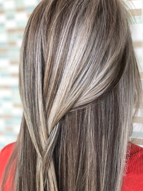 White Blonde Hair With Lowlights Brown, Platinum Highlights To Blend Gray, Best Blonde Color For Graying Hair, Highlights To Conceal Gray Hair, Blonde That Blends With Gray, Icy Blonde Hair Brown Eyes, Light Brown To Gray Hair Transition, Hair Color Blending Gray, Haircolor Women Over 40