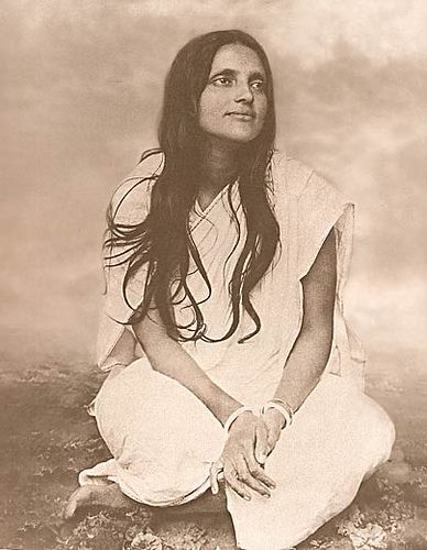 Ma Anandamoyi Anandamayi Ma, Spiritual Figures, Arte Yoga, Mother India, Kriya Yoga, Ram Dass, Paramahansa Yogananda, Expressionist Artists, Sri Sri