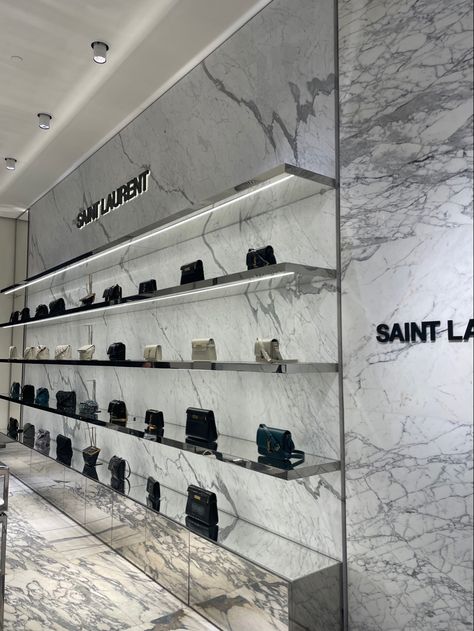 Bag Store Display, Ysl Store, Showroom Ideas, Shoe Store Design, Dressing Room Decor, Retail Store Interior Design, Lounge Interiors, Retail Store Interior, Boutique Interior Design