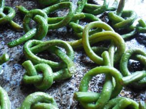 Yard Long Bean Recipe: Roasted Knots | Coffee to Compost Yard Long Beans Recipe, Yard Long Beans, Garden Vegetable Recipes, Chinese Long Beans, Red Beans Recipe, Long Beans, Snap Beans, Bean Recipe, Long Bean