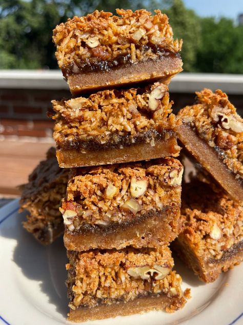 Dream Bars Recipe, No Bake Chocolate Oat Bars, Vintage Bars, Chocolate Oat Bars, Peanut Butter Rice Krispie Treats, Desserts Bars, Dream Bars, Chocolate Oats, Dessert Bar Recipe