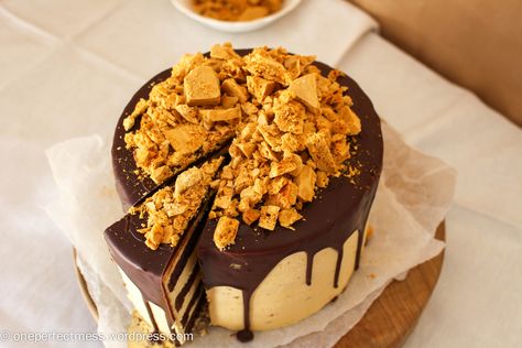 Honeycomb and Chocolate Four Layer Celebration Cake Recipe One Perfect Mess 7 Banana Caramel Cake, Layered Chocolate Cake, Honeycomb Chocolate, Chocolate Honeycomb, Honeycomb Cake, Banana Caramel, Cake Decorating Inspiration, Hokey Pokey, Dark Chocolate Ganache