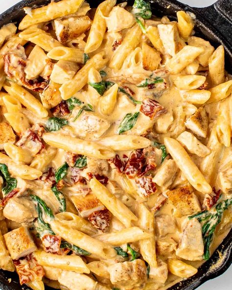 Creamy Tuscan Chicken Pasta, Pasta Recipes Video, Creamy Tuscan Chicken, Best Lasagna Recipe, Tuscan Chicken Pasta, Creamy Pasta Dishes, Tuscan Chicken, Chicken Pasta Recipes, Creamy Pasta