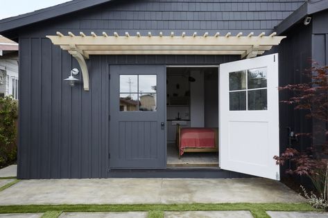 From Garage to Guest House: A Stylish ADU in LA by Allprace Properties Garage Transformation, Beveled Subway Tile, Garage Guest House, Finished Garage, Converted Garage, Backyard Cottage, House Flippers, Garage Studio, California Ranch