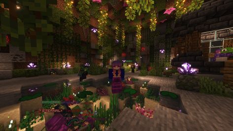 From scratch Lush Cave small Build Minecraft Lush Cave Garden, Lush Cave Minecraft Aesthetic, Lush Cave Nether Portal Minecraft, Lush Cave Room Minecraft, Crystal Cave Minecraft, Enchanted Cave Minecraft, Lush Cave Builds, Minecraft Fairy Cave, Minecraft Cave Village