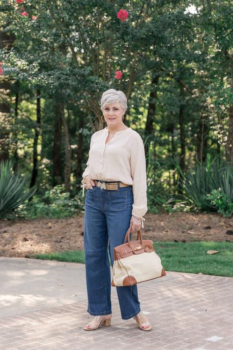 Old Person Outfit, Grandma Style, Outfit Pants, Fashion Decades, Fall Outfit Inspiration, Outfit Oversize, Grandma Fashion, Denim Essentials, Types Of Jeans