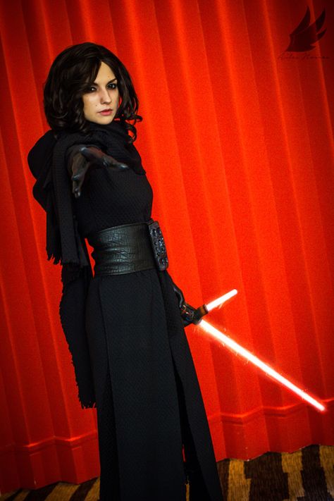 Sith Rey Costume, Starwars Cosplay, Female Kylo Ren, Dark Side Star Wars Costumes, Female Kylo Ren Cosplay, Dark Rey Cosplay, Star Wars Outfit, Kylo Ren Cosplay, Gender Bend Cosplay