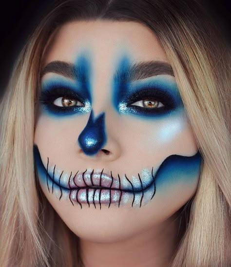 Glam Skull, Pelottava Halloween, Spooky Makeup, Halloween Glam, Halloween Makeup Clown, Maquillage Yeux Cut Crease, Holloween Makeup, Makeup Scary, Creepy Halloween Makeup