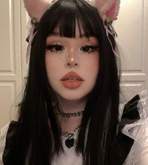 Spike Choker, Paznokcie Hello Kitty, E Girl Makeup, Alt Makeup, Kawaii Makeup, Alternative Makeup, Cool Makeup Looks, Edgy Makeup, Cute Makeup Looks