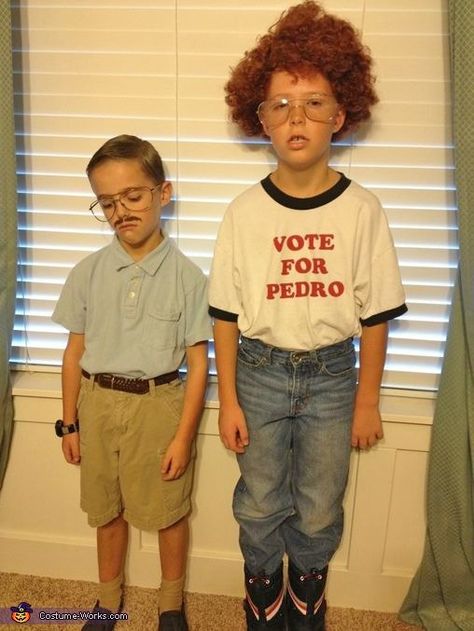 Doug Funnie, Napoleon Dynamite, Costume Works, Family Costumes, Family Halloween Costumes, Family Halloween, E Card, Diy Halloween Costumes, Halloween Costumes For Kids