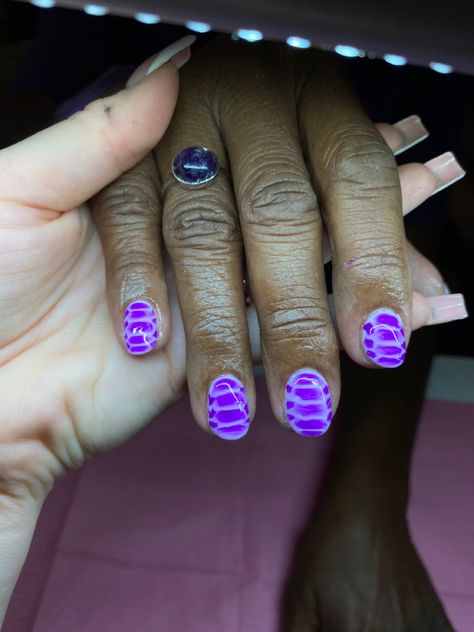 Purple Croc Nail Design, Alligator Nails Short, Purple Snake Nails, Purple Crocodile Nails, Purple Croc Nails, Purple Jelly Nails, Alligator Nails, Crocodile Nails, Croc Nails