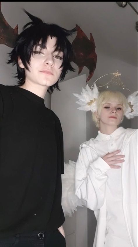 Matching Cosplay Ideas Anime, Akira Costume, Duo Anime Cosplay, Cute Couple Cosplay, Anime Duo Costumes, Couple Cosplay Anime, Ryo Asuka Cosplay, Cosplay Duo Ideas, Couple Cosplay Ideas Anime