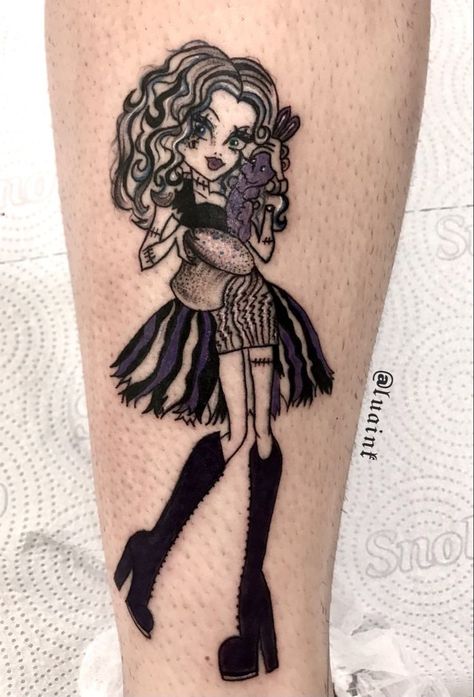 Monster High Tattoo Ideas, Monster High Tattoo, Frankie Monster High, High Tattoo, Monster High Frankie, Goth Tattoo, Follow Me Instagram, Picture Tattoos, Tattoos And Piercings