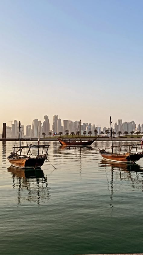 Qatar Landmarks, Doha Qatar Aesthetic, Doha Aesthetic, Qatar Wallpaper, Qatari Lifestyle, Qatar Aesthetic, Qatar Travel, Aesthetic Sea, Sea Boat