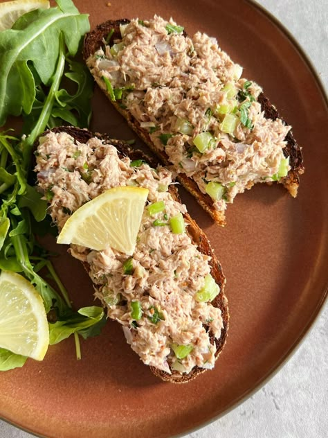 Lemon and Herb Tuna Salad - Something Nutritious Tuna Salad Toast, Panera Tuna Salad Recipe, Tuna Sandwich Recipes Healthy, Herb Tuna Salad, Tuna Lunch Ideas, Healthy Light Lunches, Tuna Lunch, Healthy Tuna Salad, Chocolate Chip Waffles