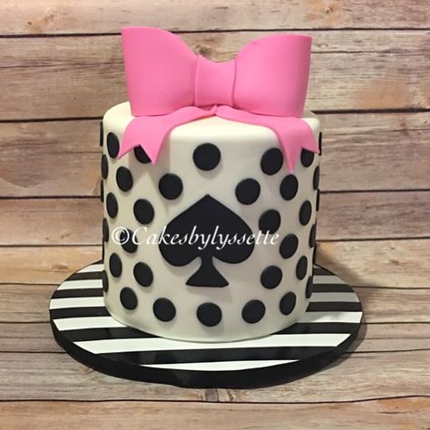 Kate Spade cake Kate Spade Cake Ideas, Kate Spade Party Theme, Kate Spade Cake, Kate Spade Theme, Chevron Cakes, Black White Cakes, Kate Spade Party, Kate Spade Bridal Shower, Single Tier Cake