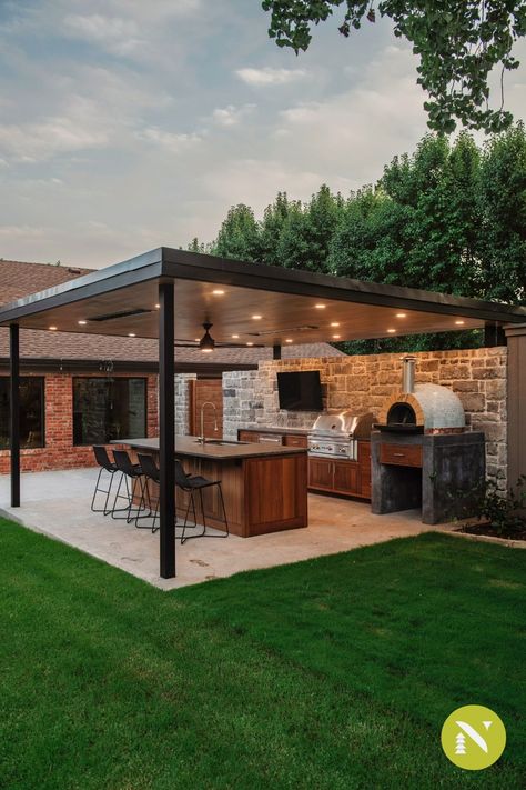 Pergola Patio With Outdoor Kitchen, Backyard Pool Bbq Ideas, Backyard Patio Designs With Bbq Area, Backyard Pool And Bbq Area, Outdoor Living Kitchen Patio, Outdoor Kitchen Ideas Uk, Backyard Patio With Kitchen, Barbecue Patio Ideas Backyards, Backyard Patio Designs With Pool Outdoor Kitchens