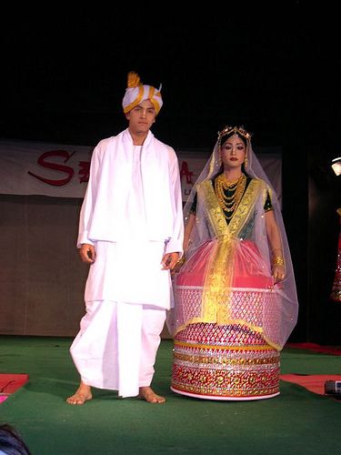 Manipuri bride and groom Manipuri Traditional Dress Sketch, Manipuri Bride, Manipuri Traditional Dress, Anime Props, What Is Reality, India Traditional Dress, Traditional Couple, Bridal Runway, Cartoon Couples