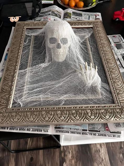 Thrifted Halloween, Haunted Trail, Halloween Outside, Halloween Frames, Halloween Spooktacular, About Halloween, Halloween Crafts Decorations, Halloween Yard Decorations, Quick Crafts