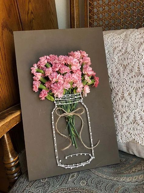 Wood Board Crafts, فن الرسم بالمسامير, Mason Jar String Art, Gubahan Bunga, Fleurs Diy, String Art Diy, Diy Bricolage, Pola Sulam, Diy Craft Kits