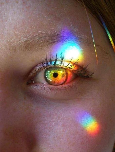 Rainbow Eyes, Wallpaper Tumblr, Rainbow Aesthetic, Rainbow Light, Eye Photography, Foto Art, Pretty Eyes, Beautiful Eyes, Light And Shadow