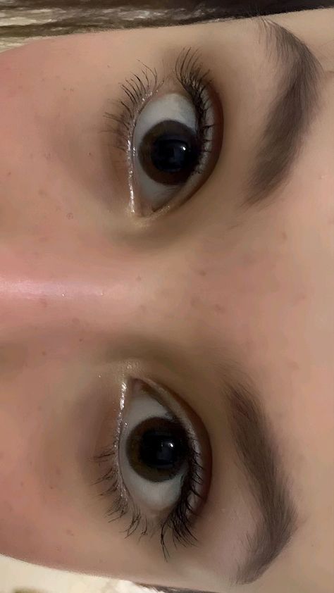 Doe Eyes Long Lashes, Doe Aesthetic Girl, Deer Girl Makeup, Doe Girl Aesthetic, Cat Doe Eyes, Bambi Beauty Makeup, Bambi Core Aesthetic, How To Have Doe Eyes, Doe Eye Aesthetic