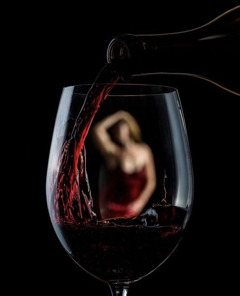 Bouidor Photography, Wine Photography, Creative Photoshoot Ideas, Body Photography, Exposure Photography, Woman Wine, Wine Art, Photography Challenge, Photoshoot Themes